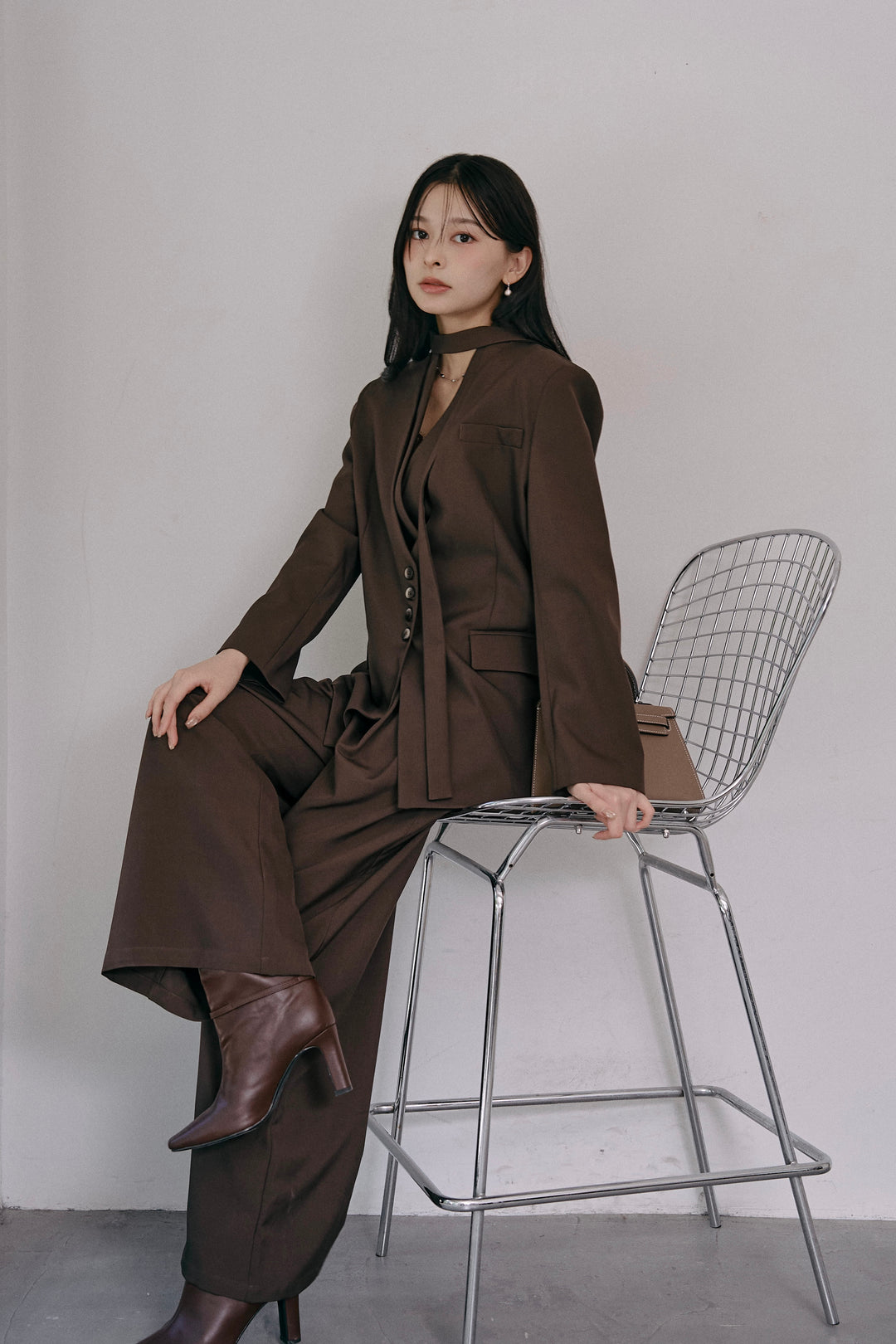 ストレートタックワイドパンツ