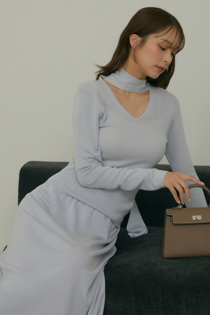 スフレタッチチョーカーニット