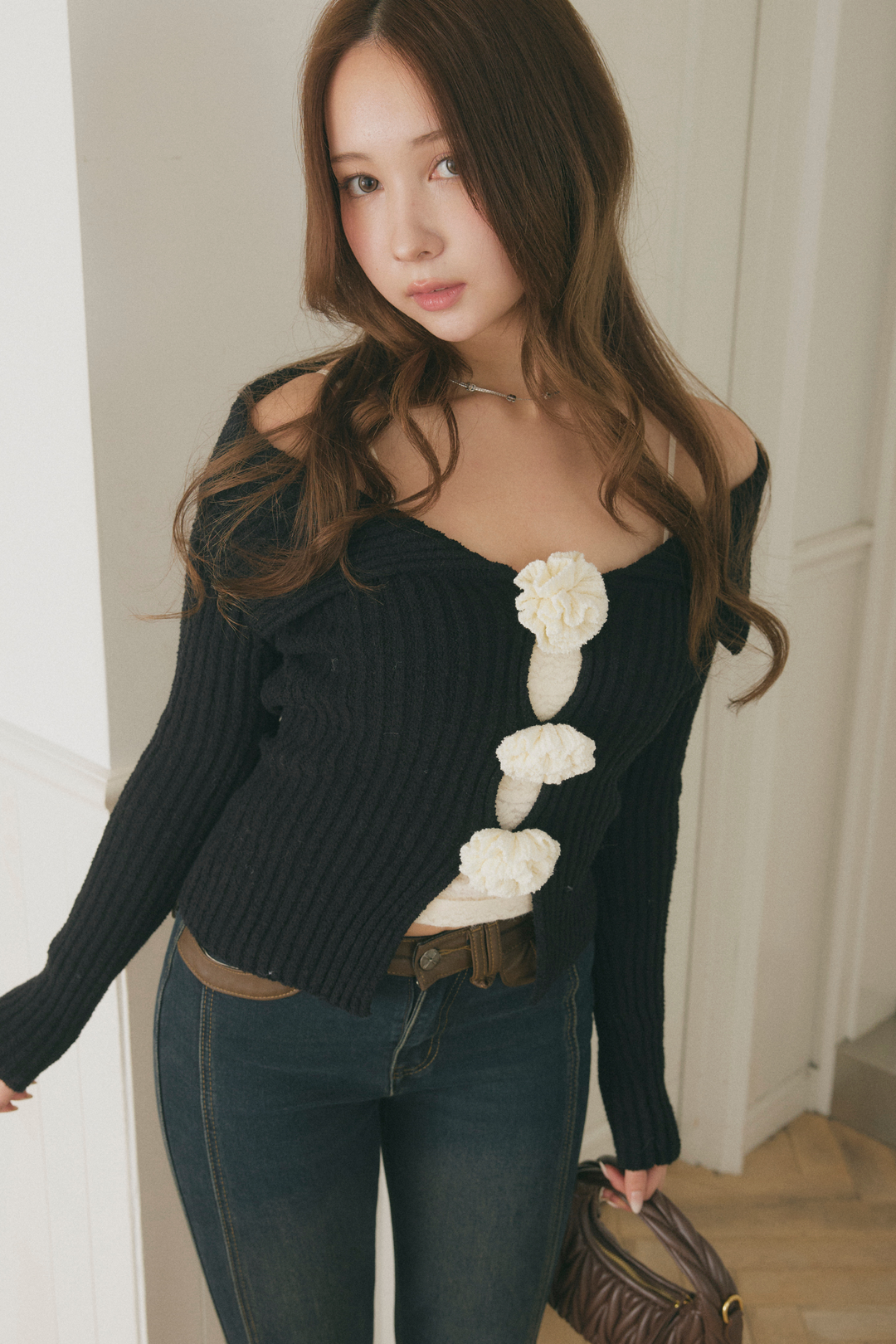 オフショルフラワーニット