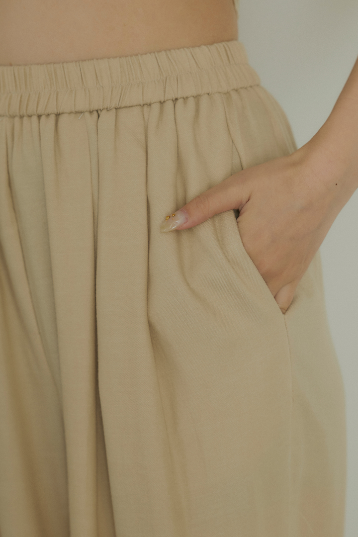 ヘムレーストップス×ワイドパンツ