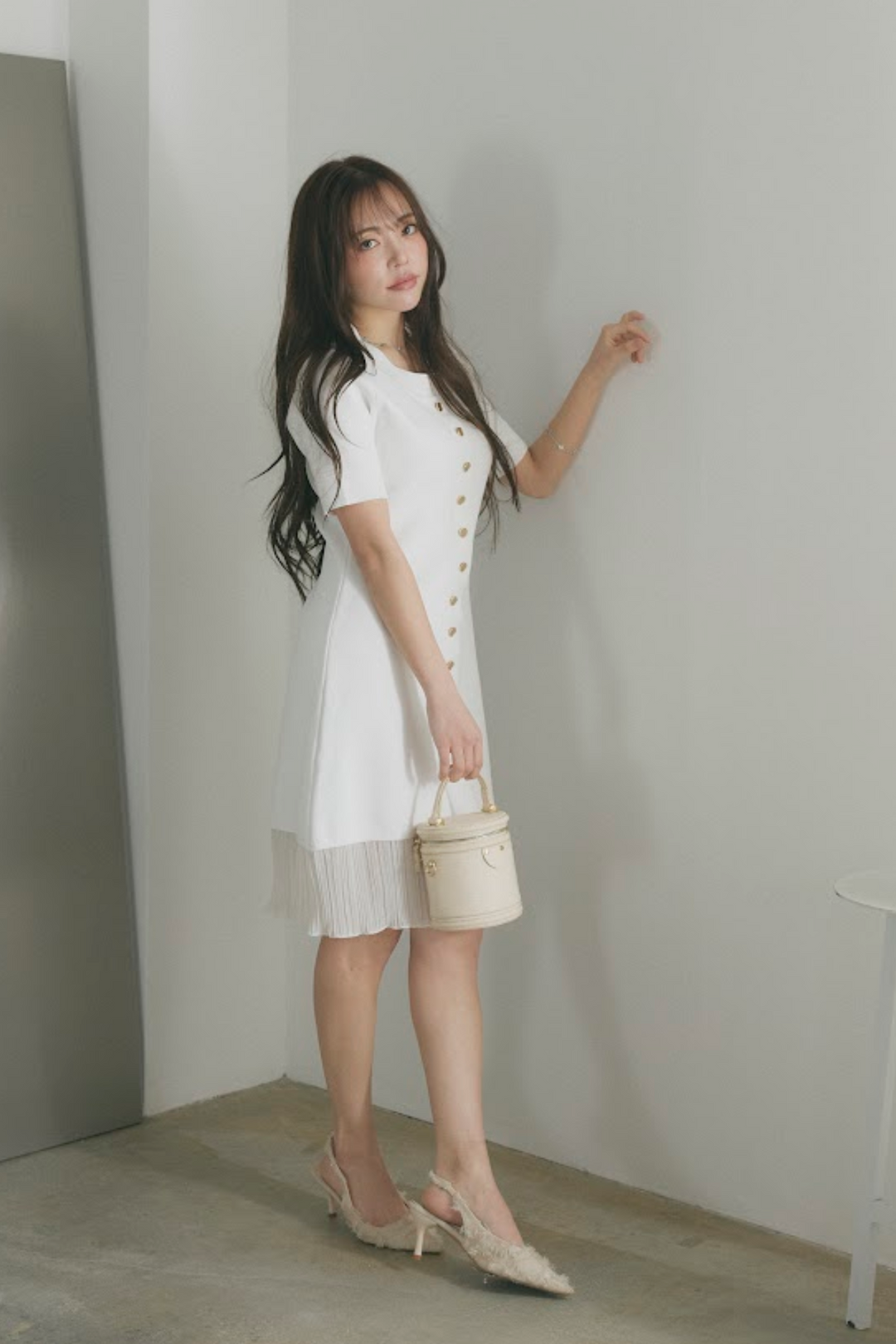 バイカラーフリルフロントボタンワンピース