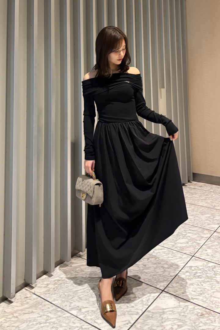 オフショルアシンメトリーフリルワンピース