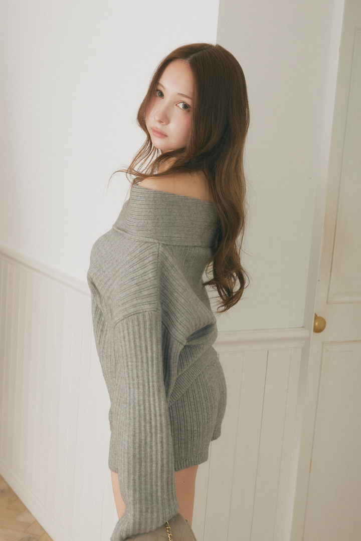 オフショルラインセーターセットアップ