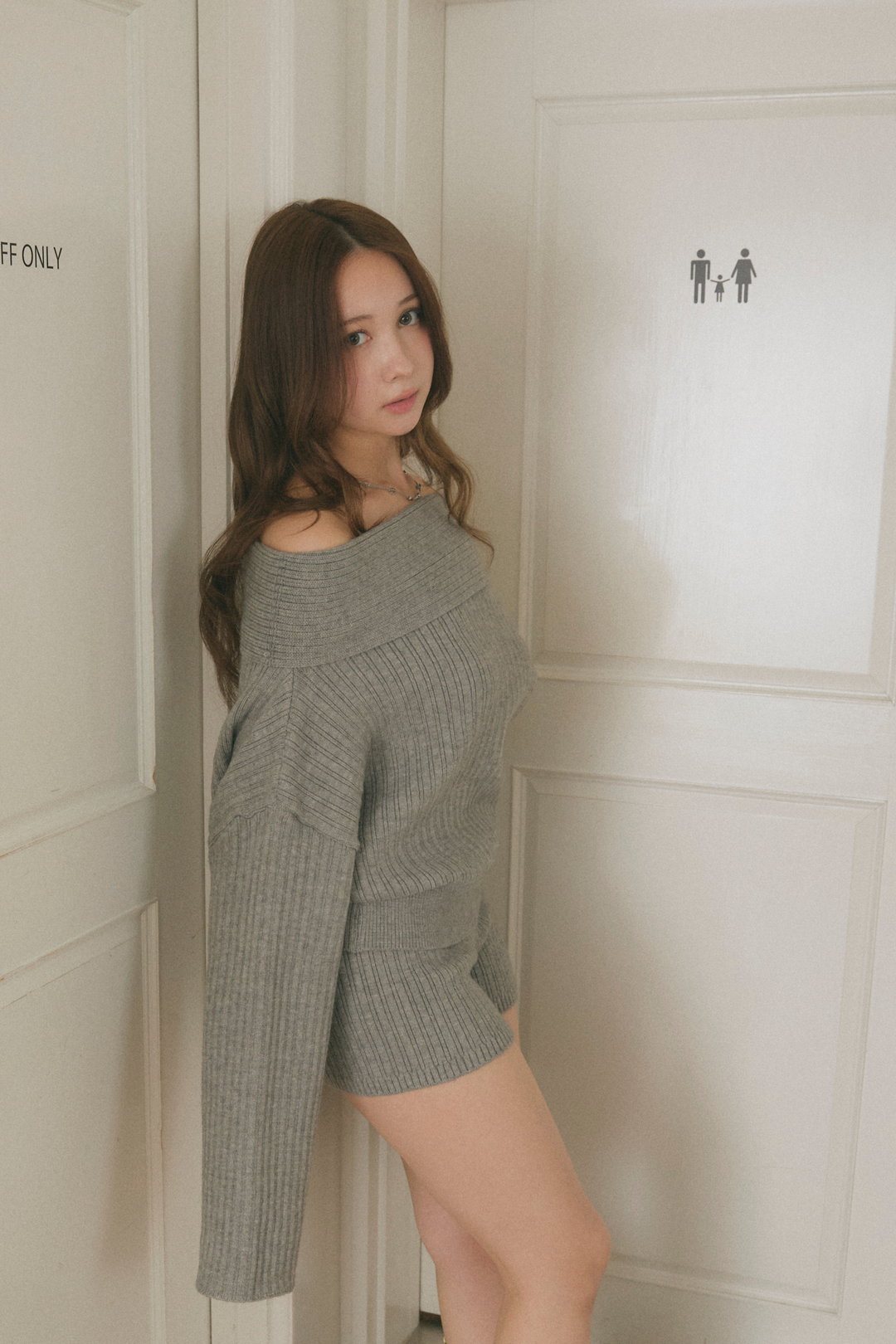 オフショルラインセーターセットアップ