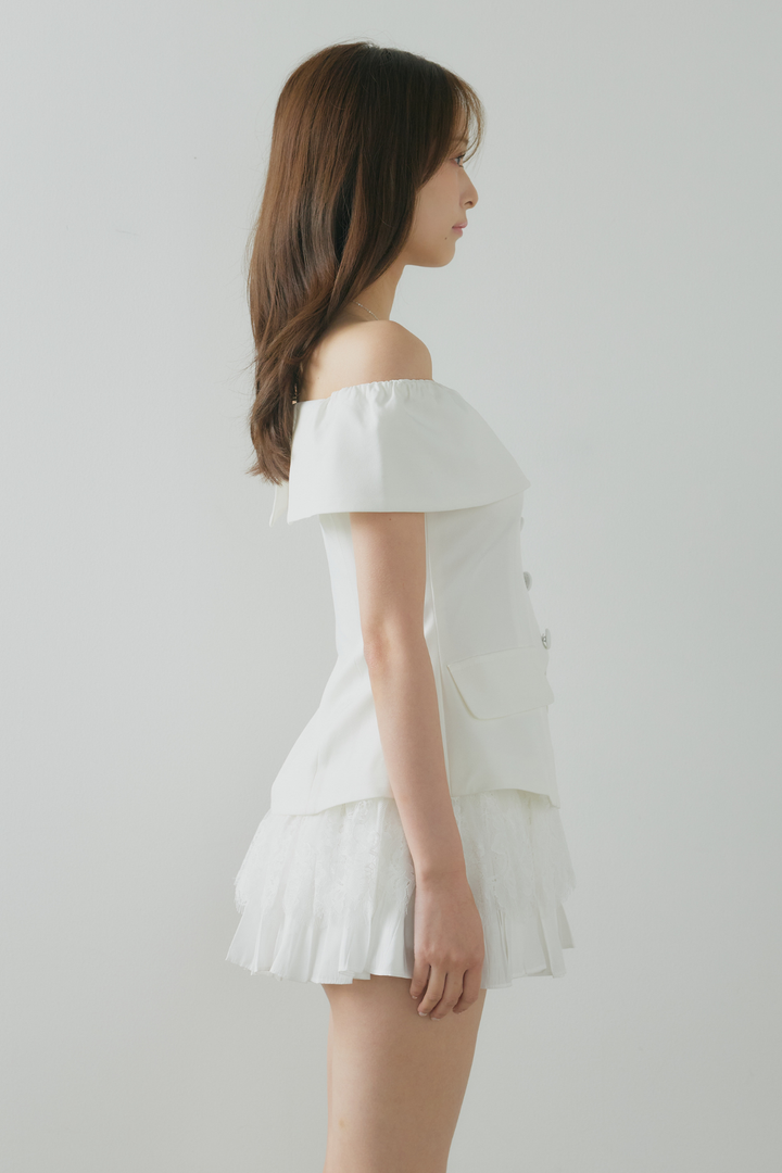 オフショル美シルエットトップス×レースミニスカート