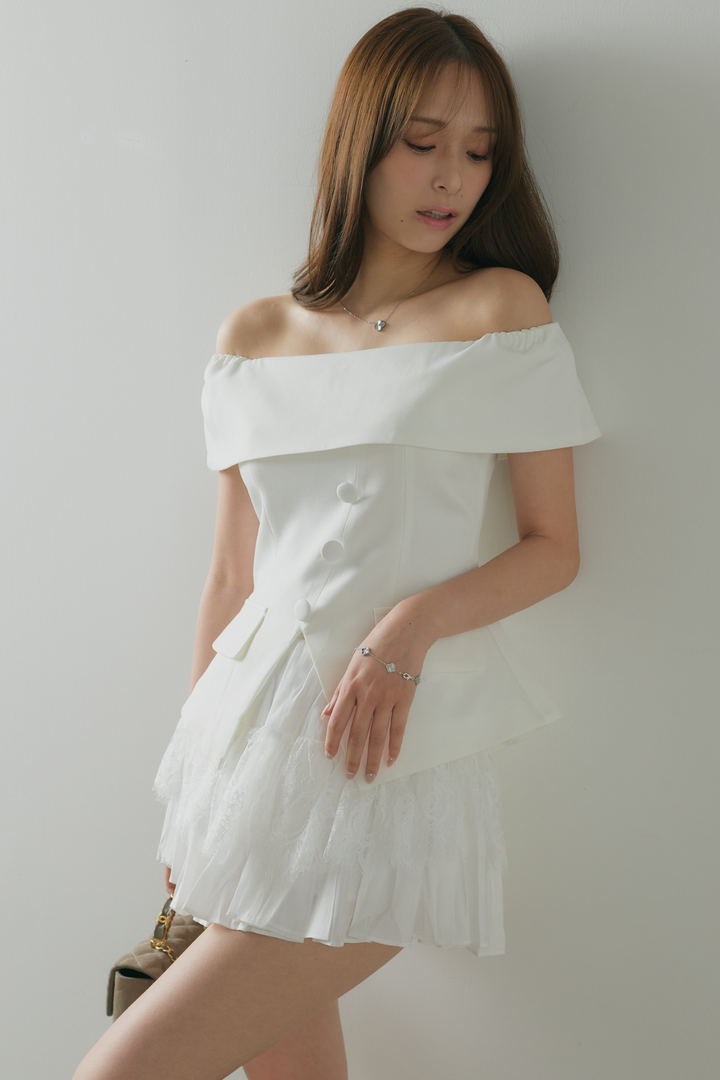 オフショル美シルエットトップス×レースミニスカート