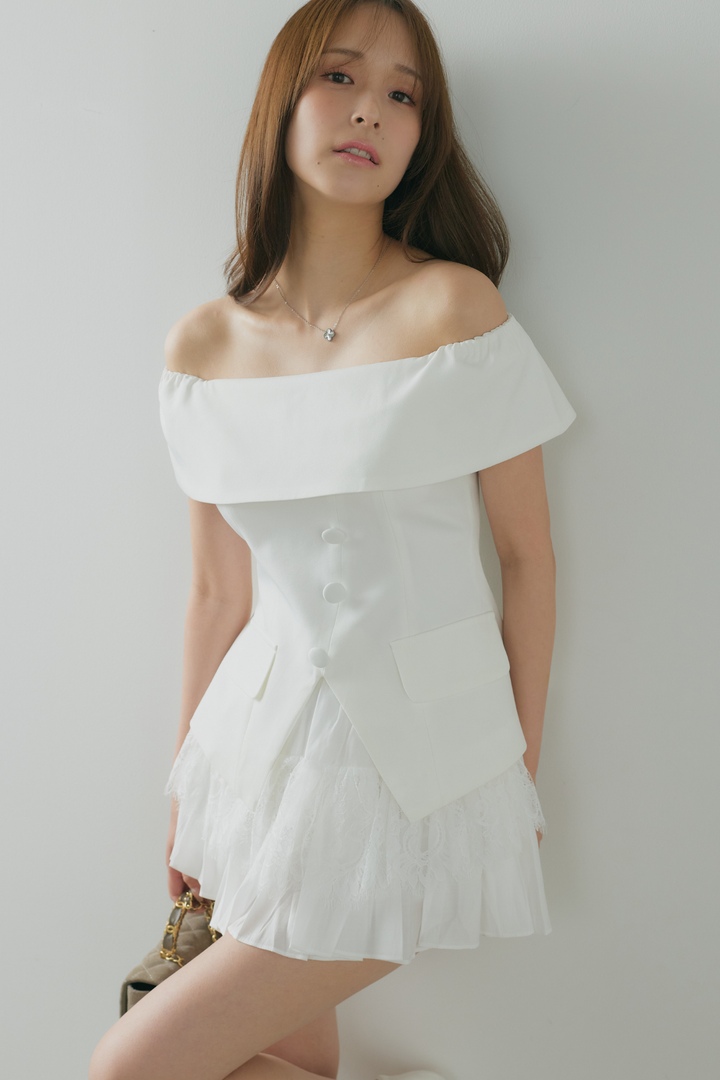オフショル美シルエットトップス×レースミニスカート