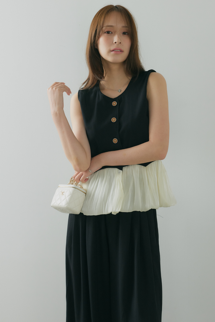 ヘムバルーントップス×リラクシーワイドパンツ