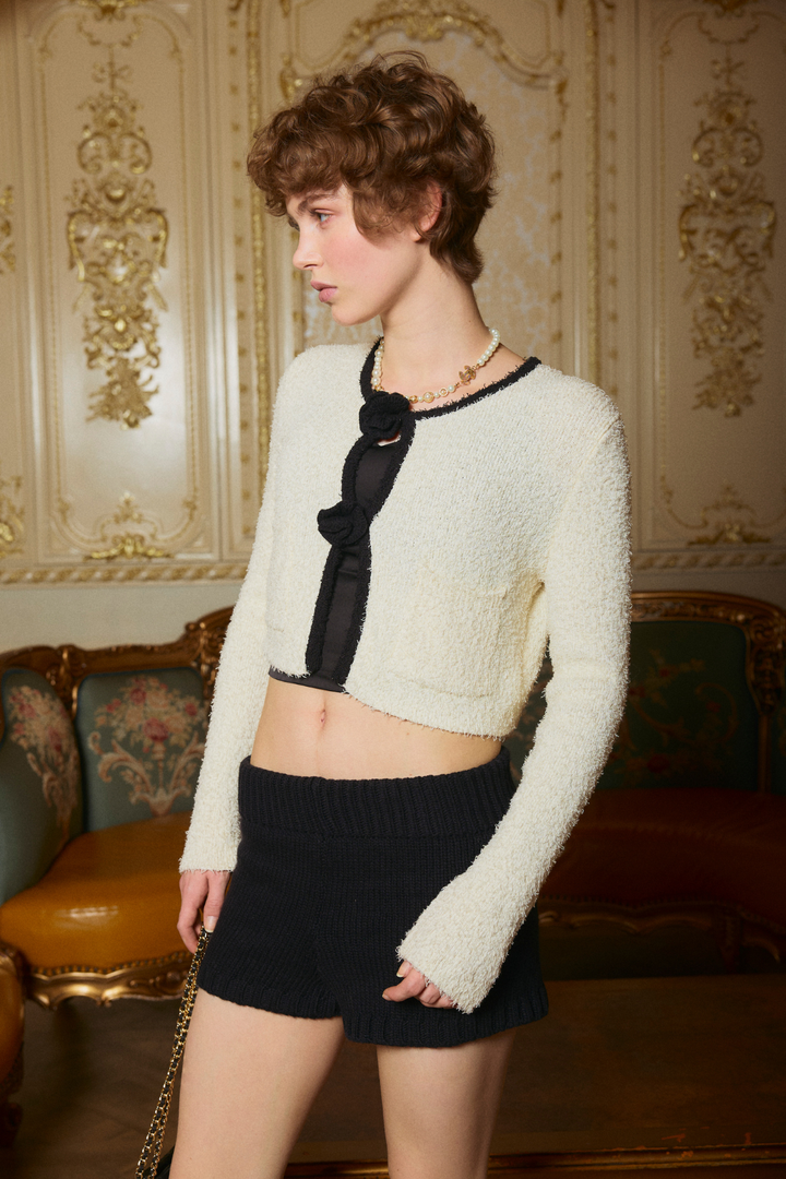 モノトーンクラシックカーデ