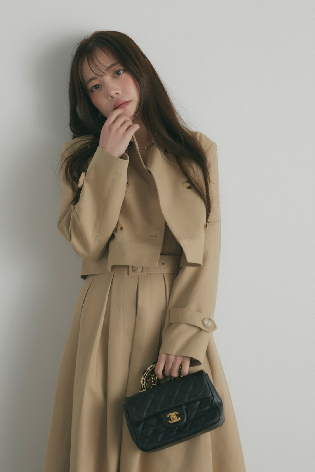 トレンチコート＆Vネックノースリーブワンピセットアップ