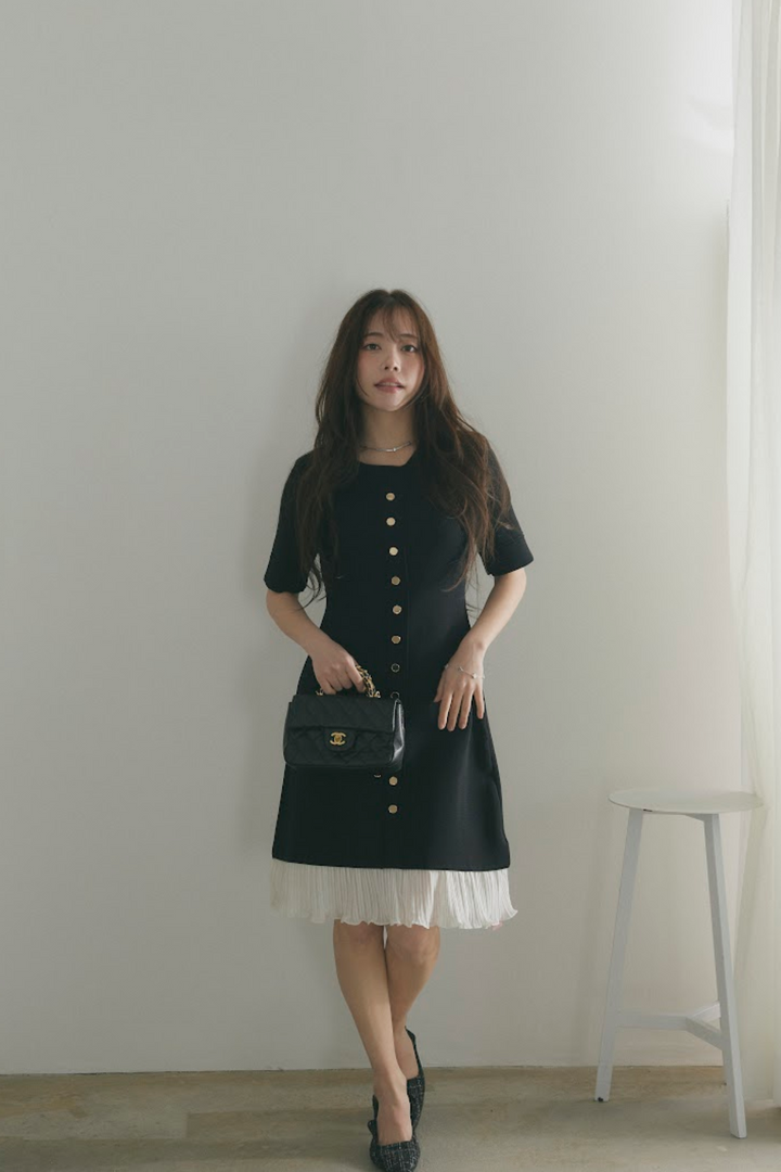 バイカラーフリルフロントボタンワンピース