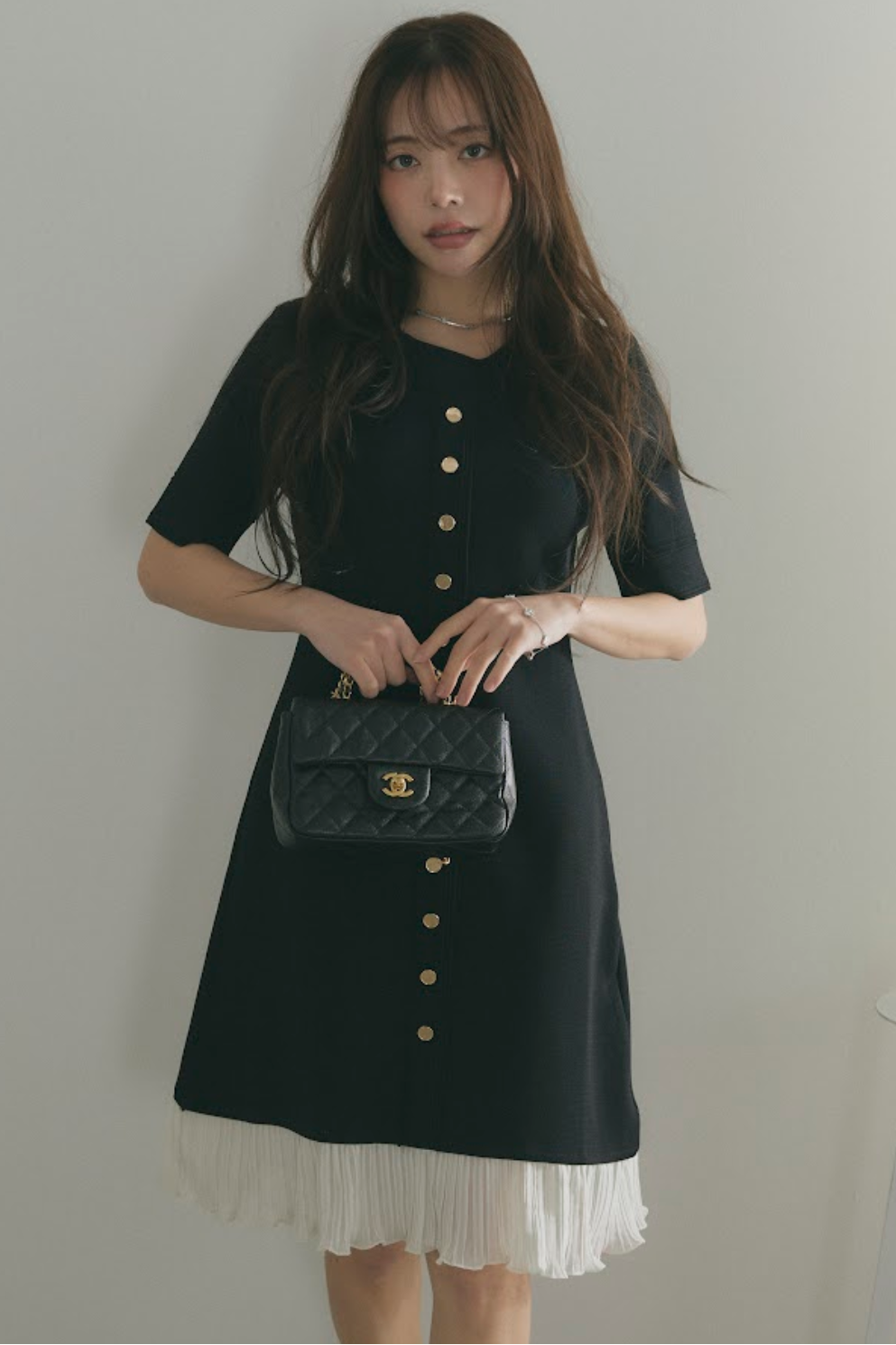 バイカラーフリルフロントボタンワンピース