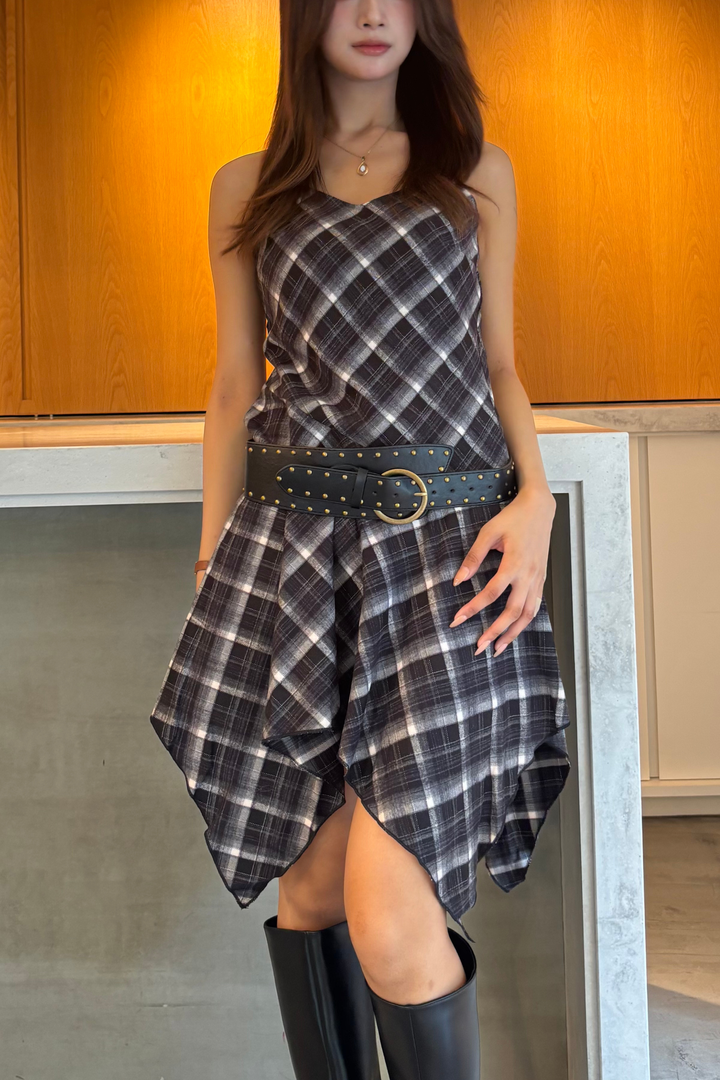 Checked dress with a belt