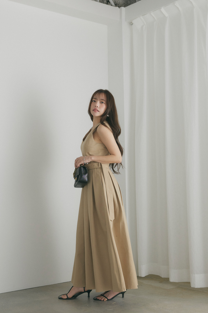 トレンチコート＆Vネックノースリーブワンピセットアップ