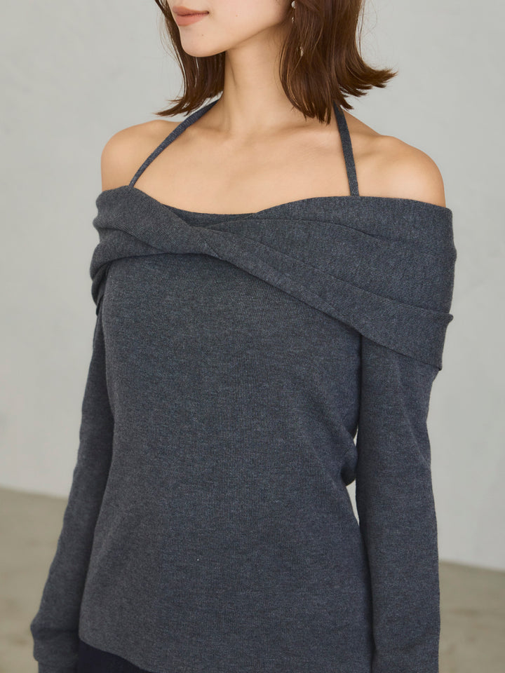 Off-the-Shoulder Twist Knit Top / BROWN