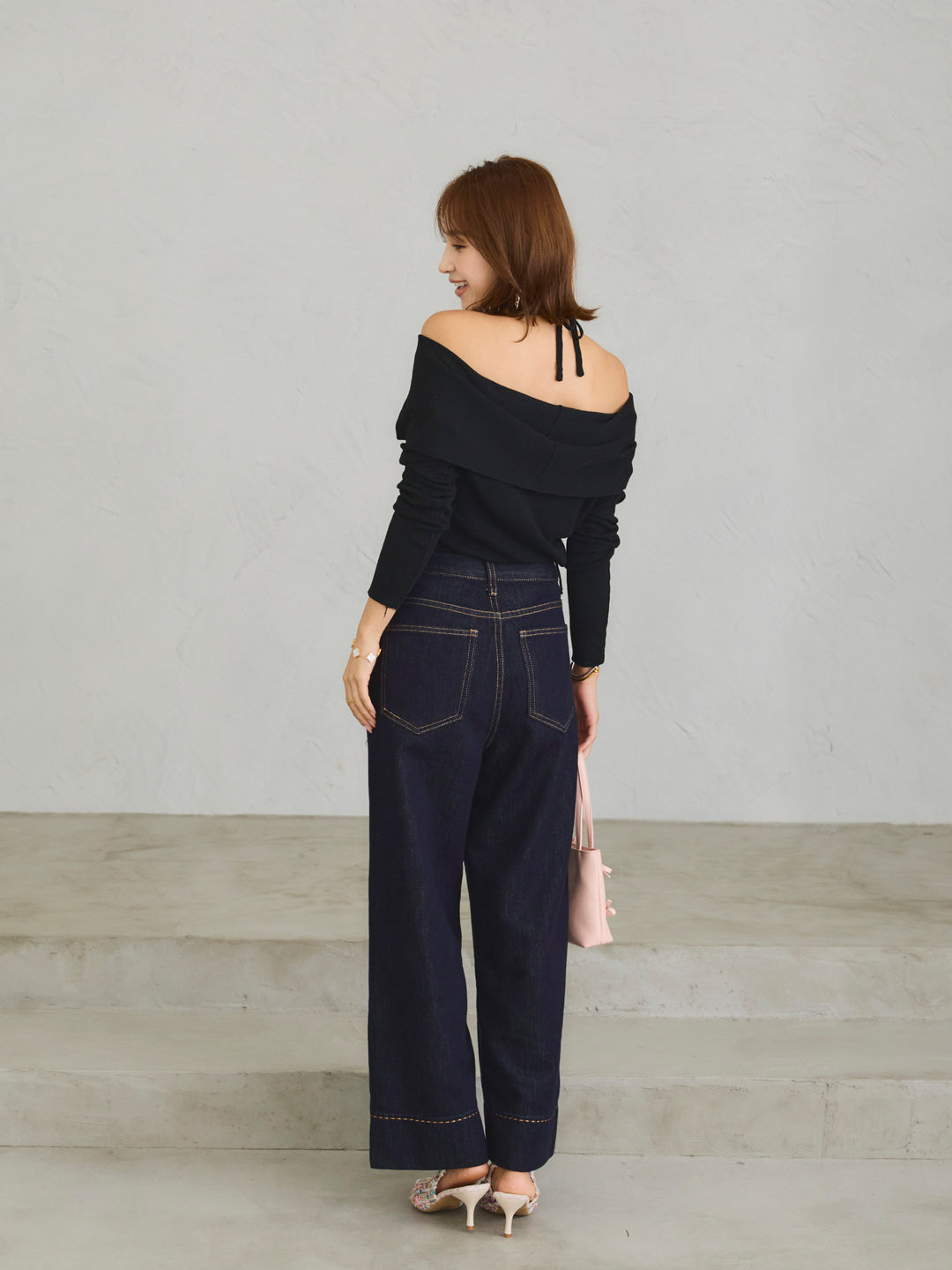 オフショルダーツイストニットトップス/BLACK