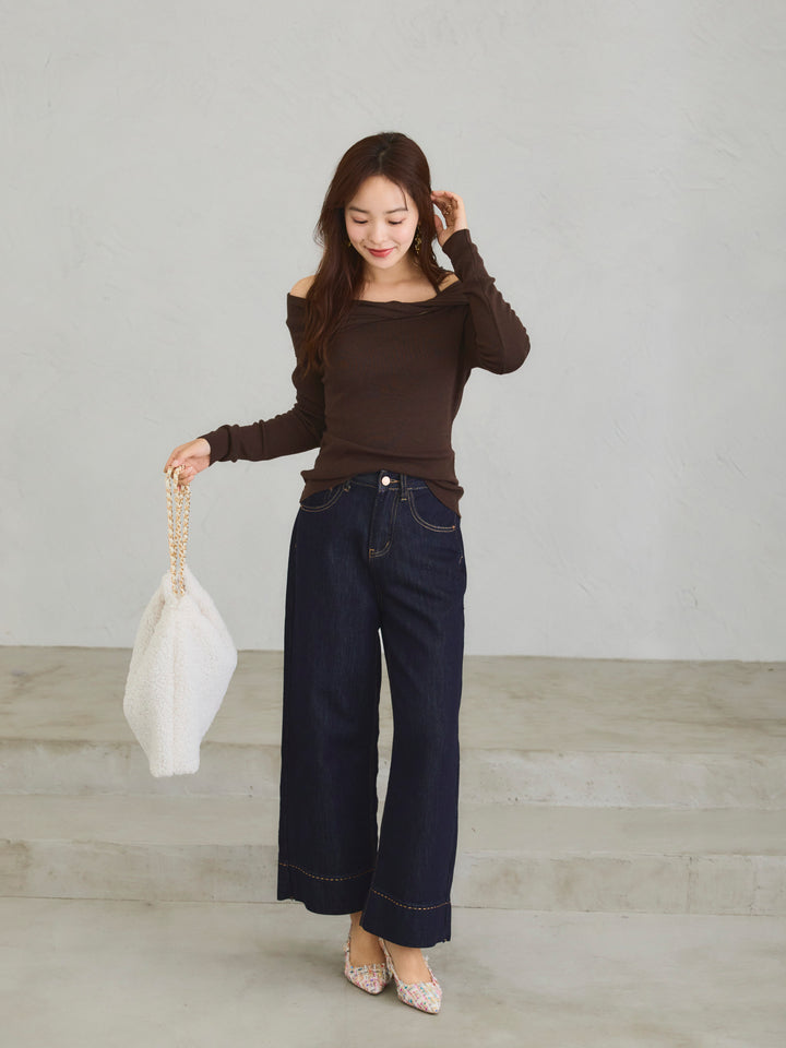 Off-the-Shoulder Twist Knit Top / BROWN