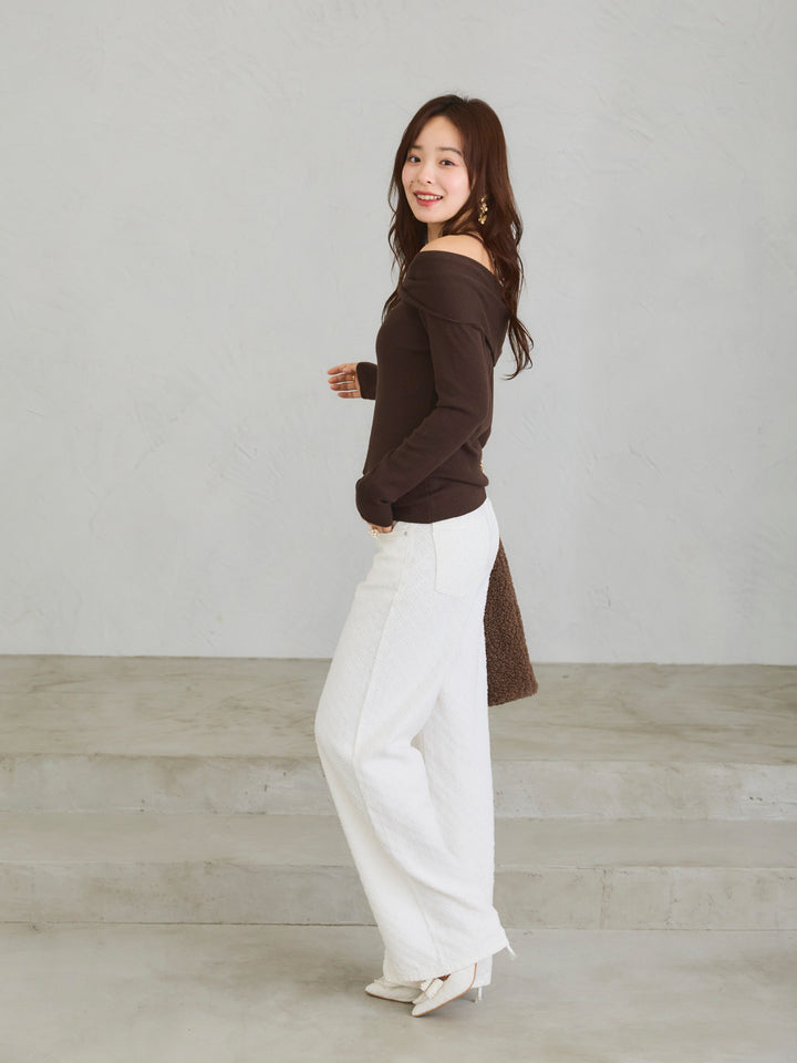 Off-the-Shoulder Twist Knit Top / BROWN