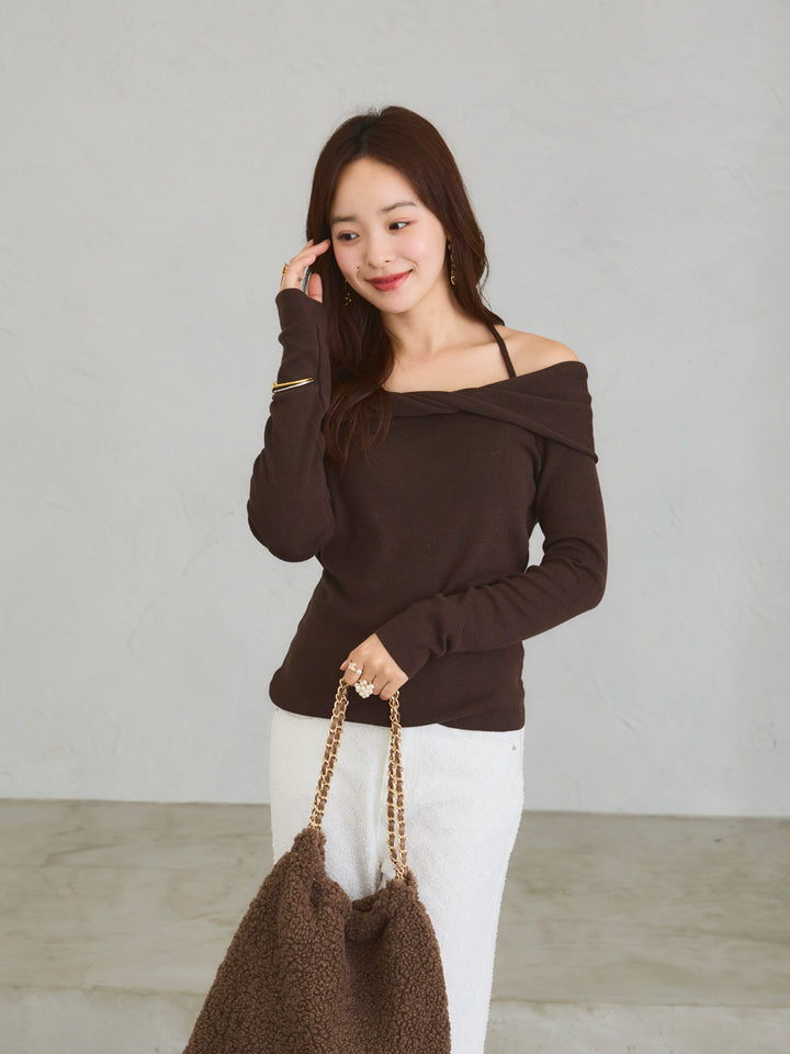 Off-the-Shoulder Twist Knit Top / BROWN