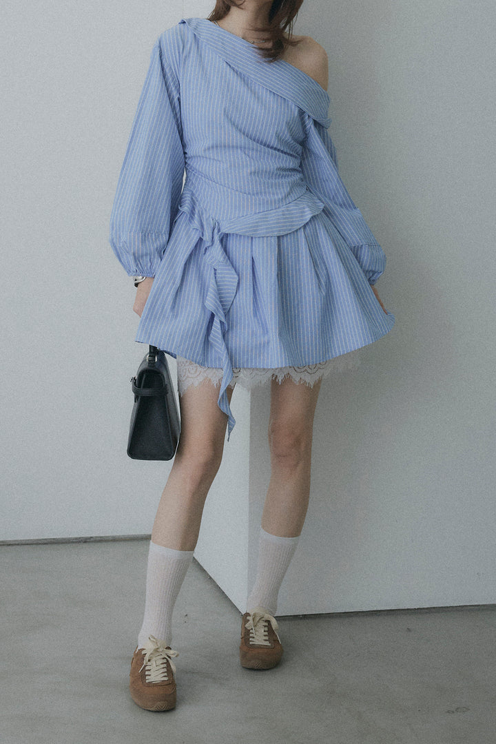 サテンレースミニスカート