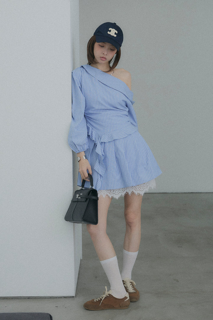 サテンレースミニスカート