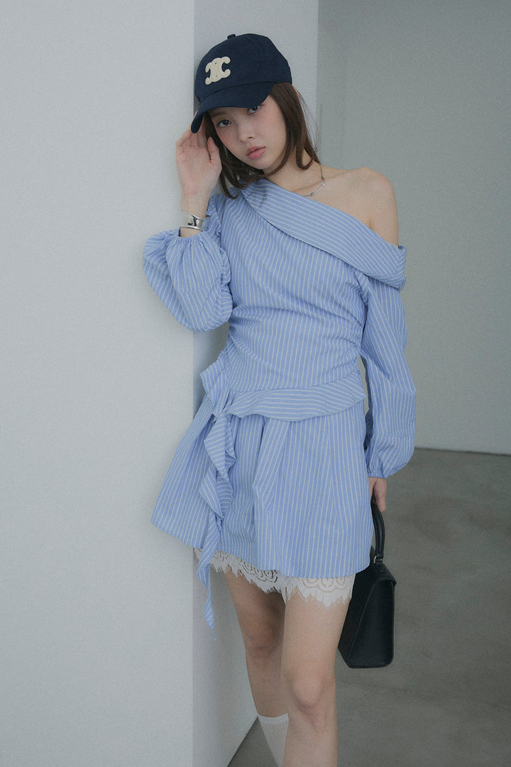 サテンレースミニスカート