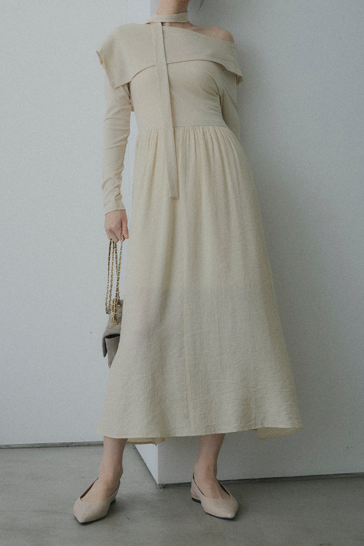 チョーカー付異素材アシンメトリードレープワンピース