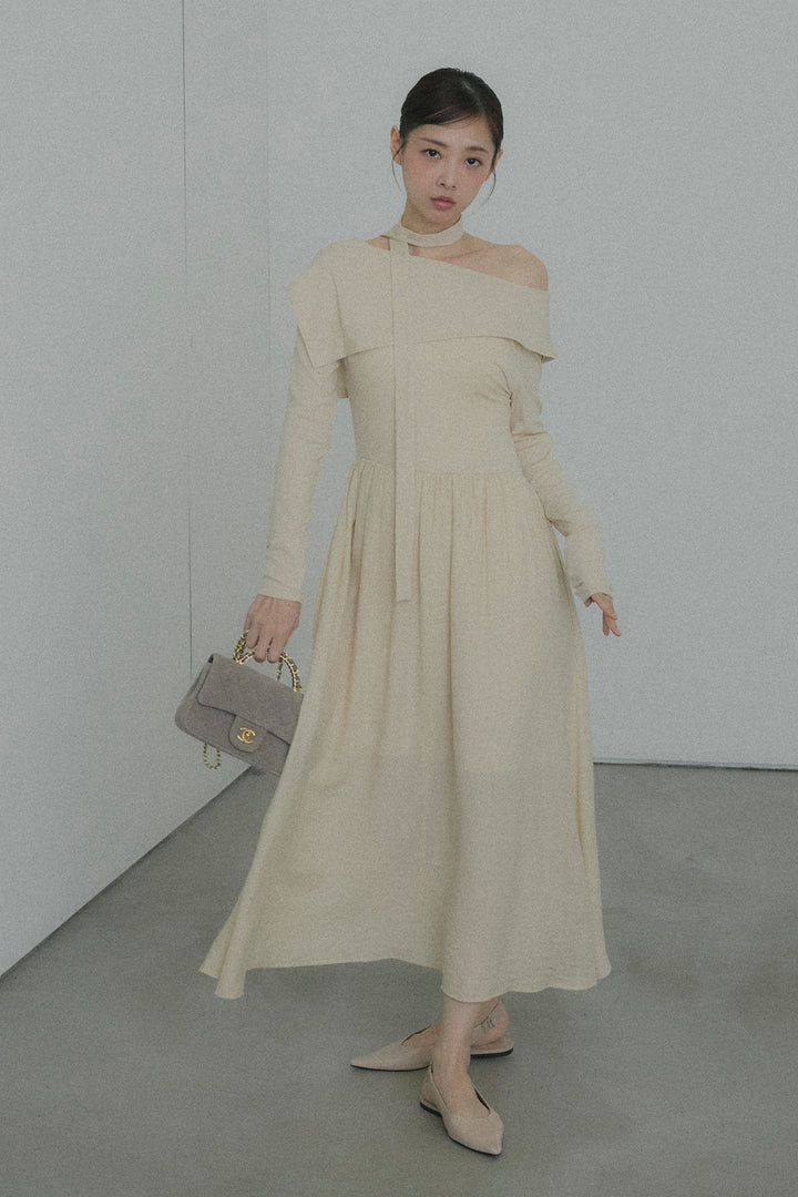 チョーカー付異素材アシンメトリードレープワンピース