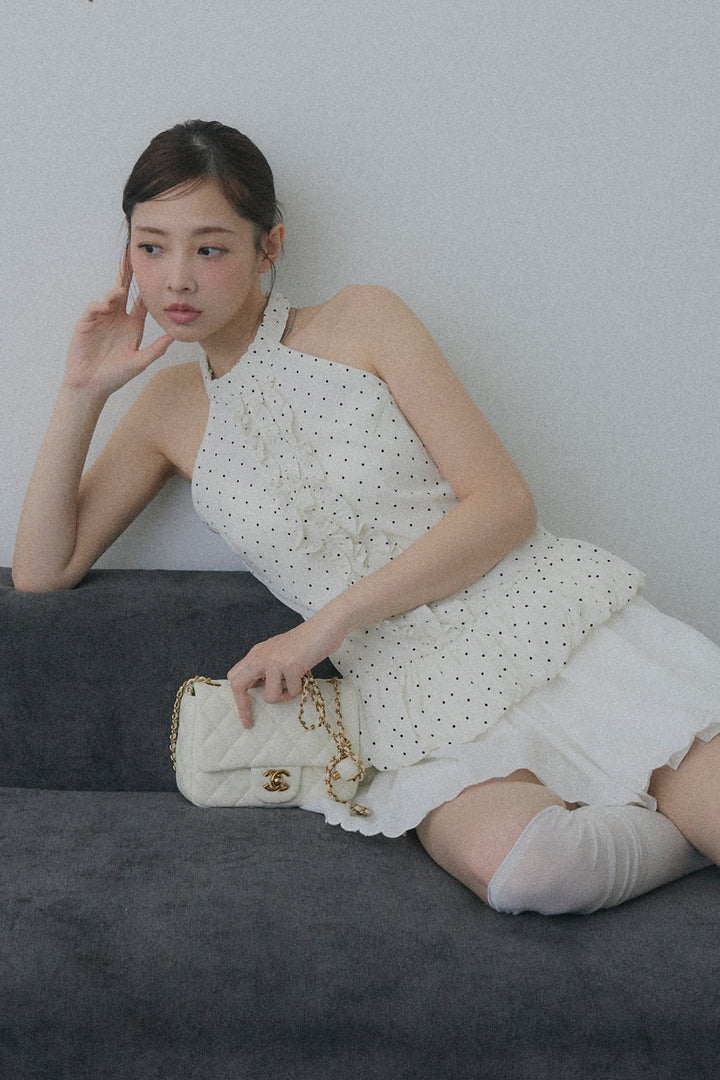 Áo chấm bi cổ yếm bèo nhún