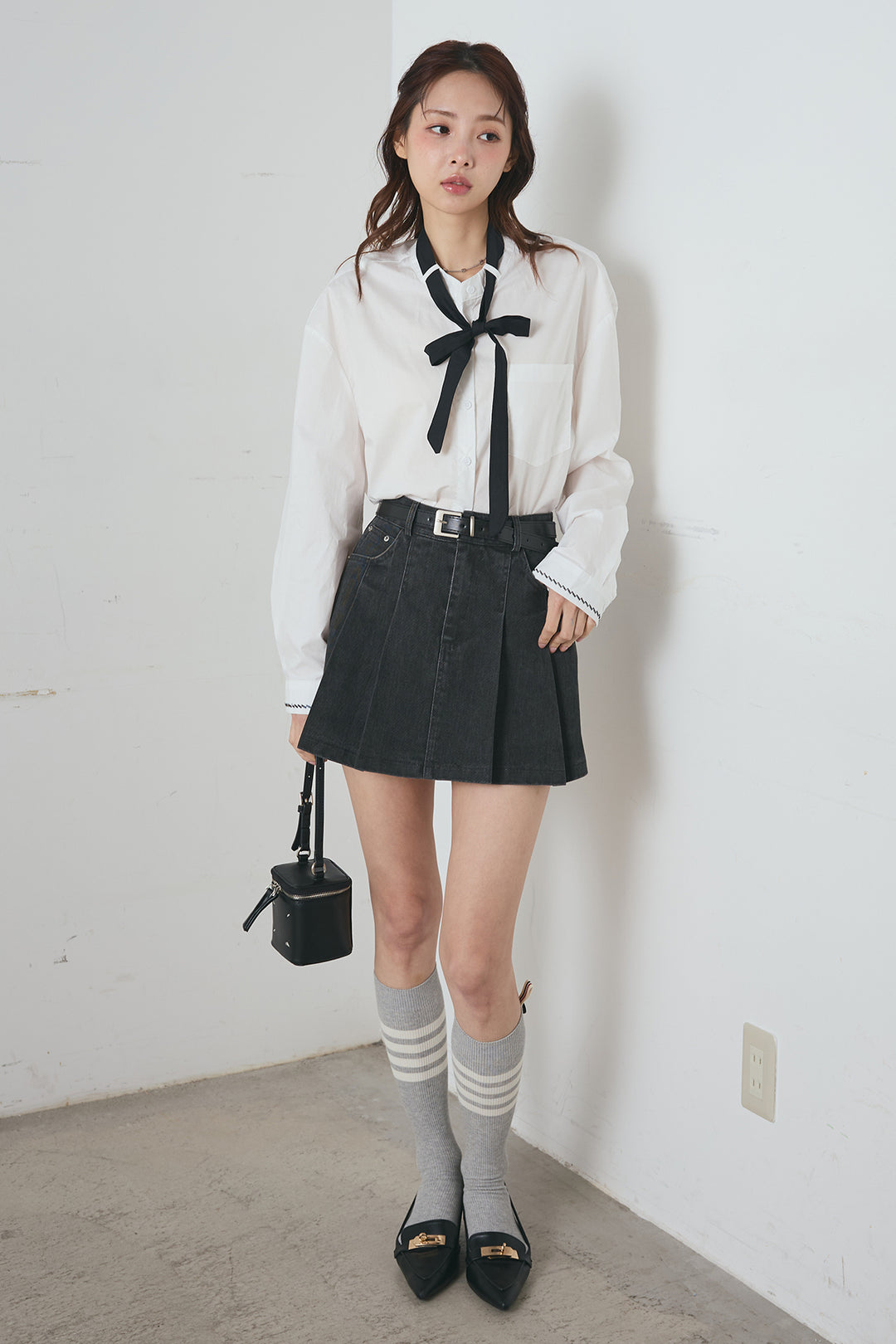 リボンタイクロップドシャツ