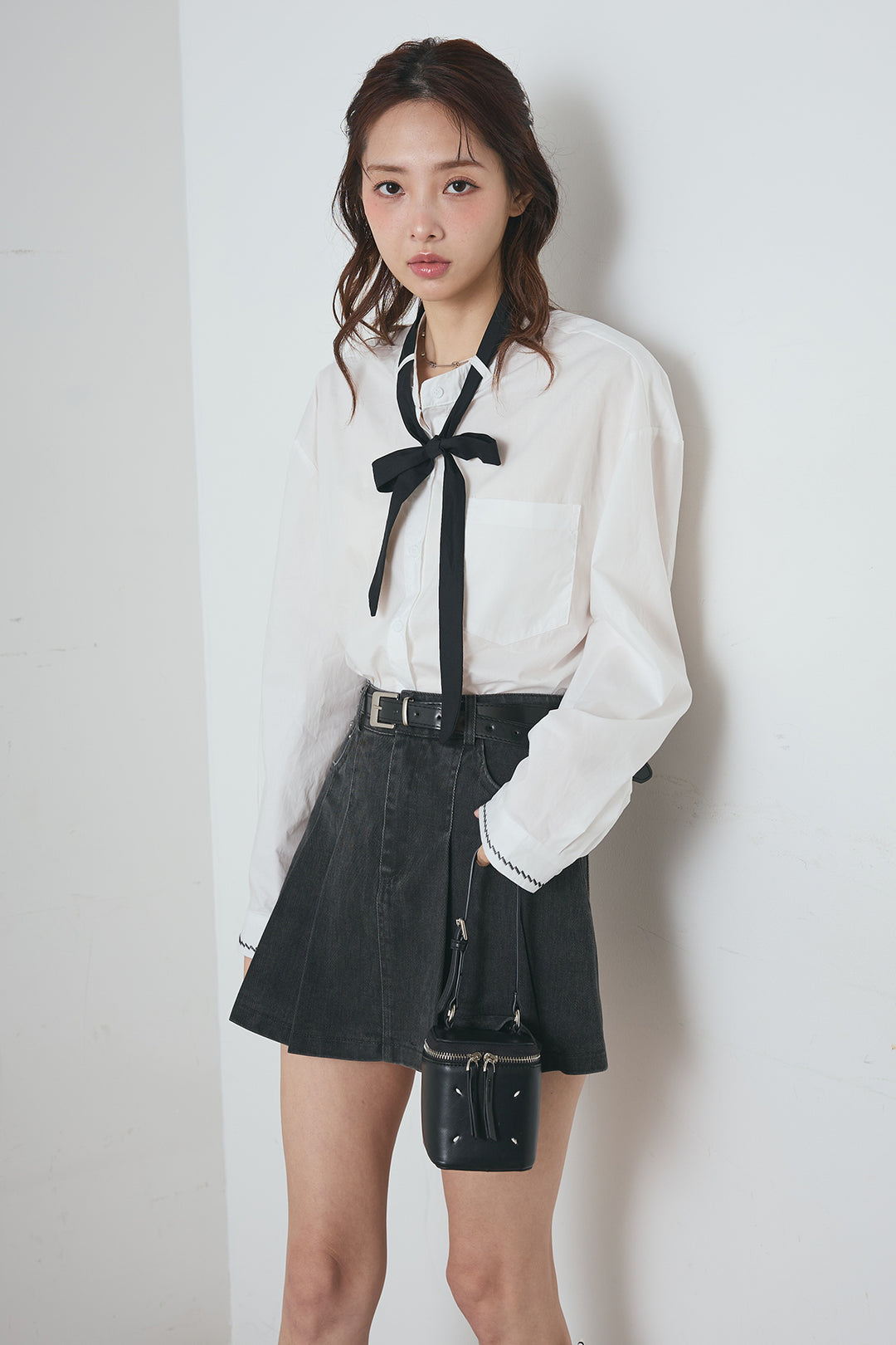リボンタイクロップドシャツ