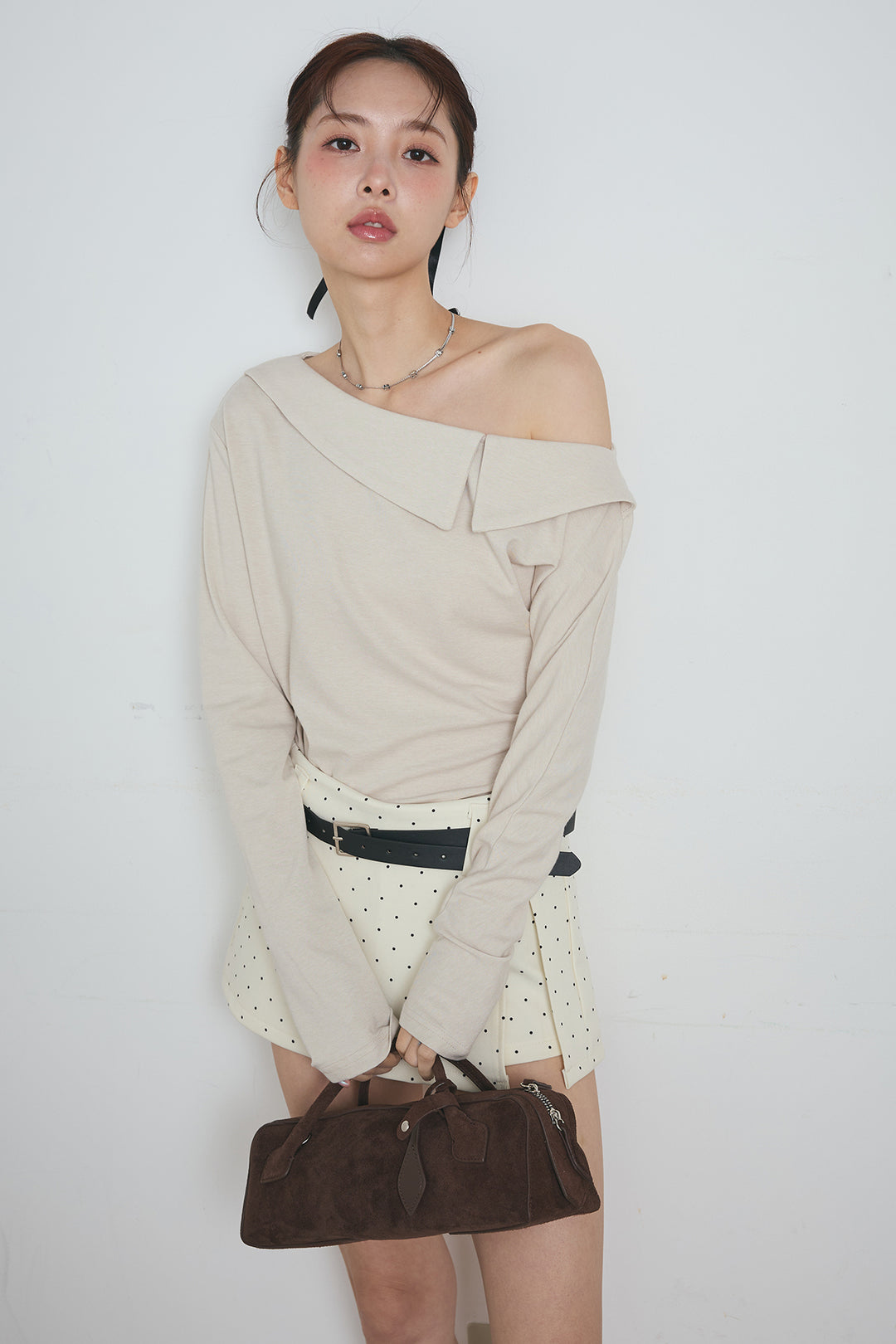 襟付アシンメトリーオフショルトップス