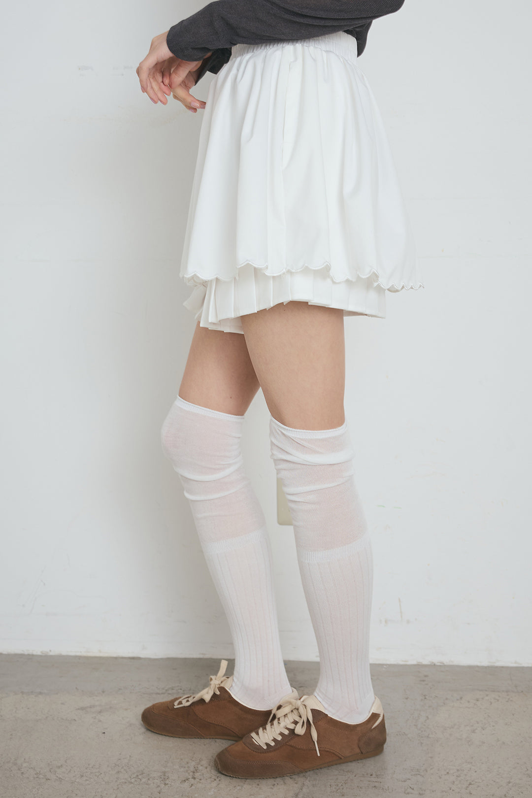 スカラップヘムプリーツドッキングショートスカート