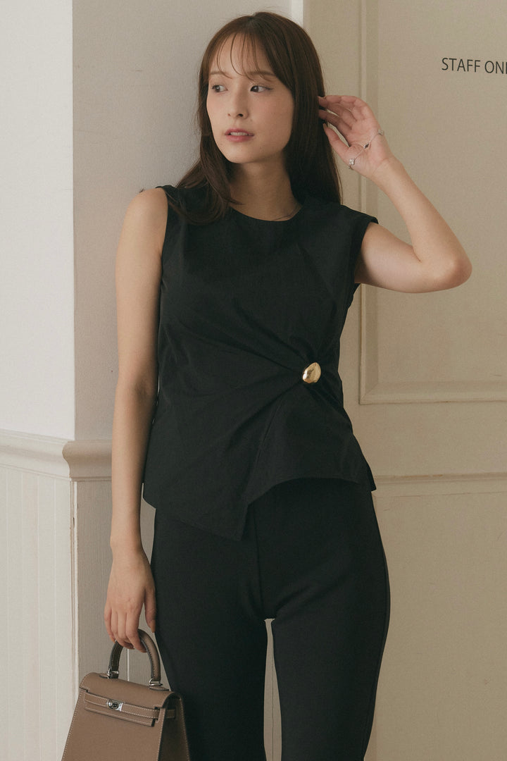 ゴールドブローチギャザートップス