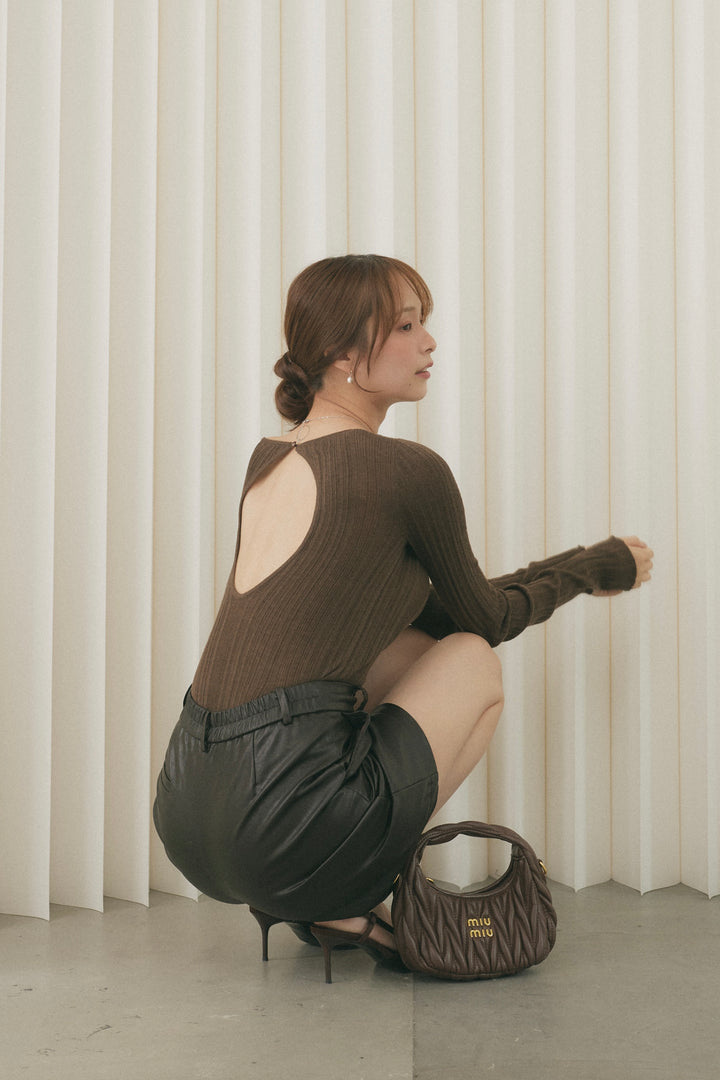 [SET]バックオープンリブトップス+フェイクレザータックハーフパンツ(2set)
