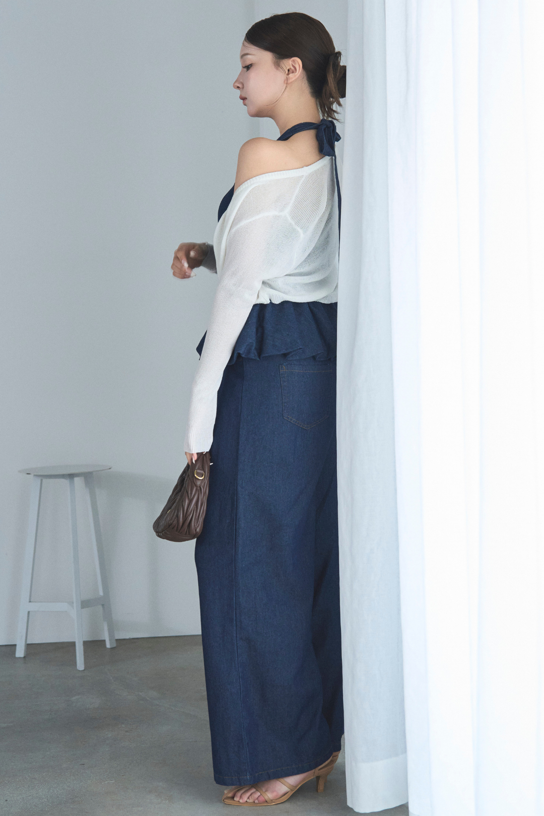 デニムペプラムホルターネックトップス ×デニムワイドパンツ