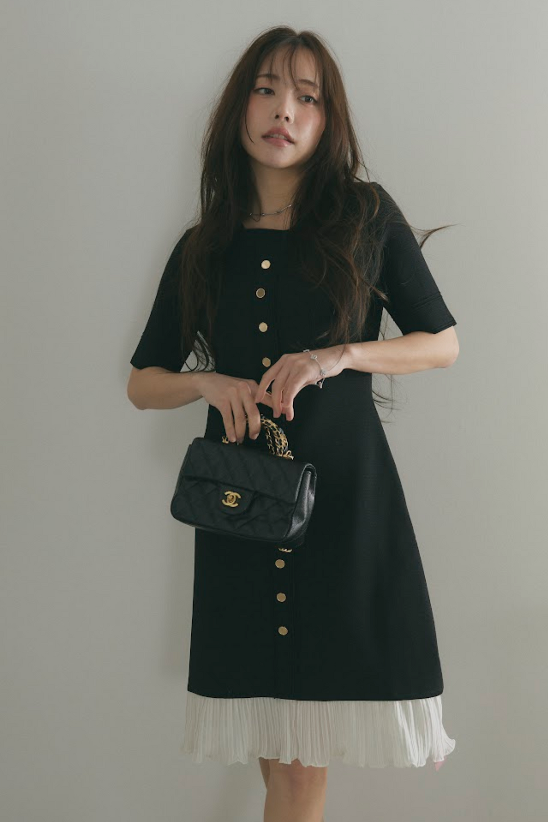 バイカラーフリルフロントボタンワンピース