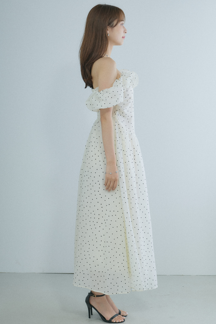オフショルフリルドットロングワンピース