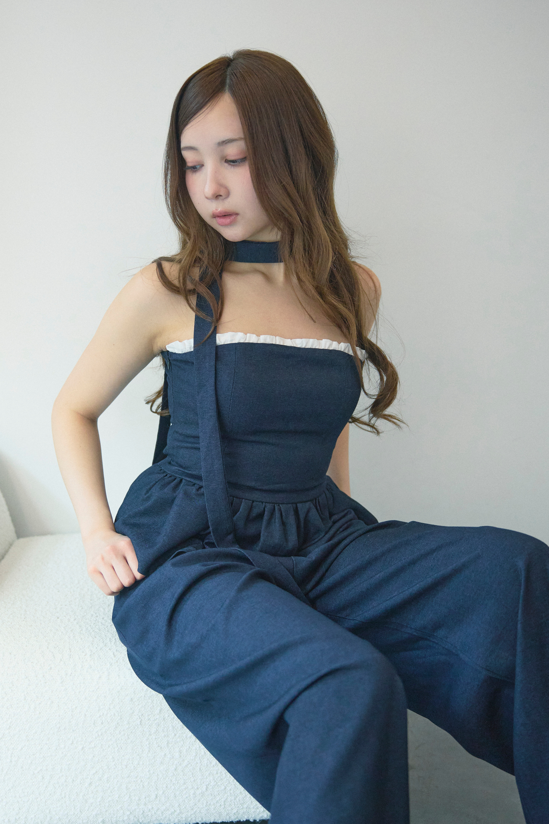 チョーカー付きフリルペプラム&パンツセット