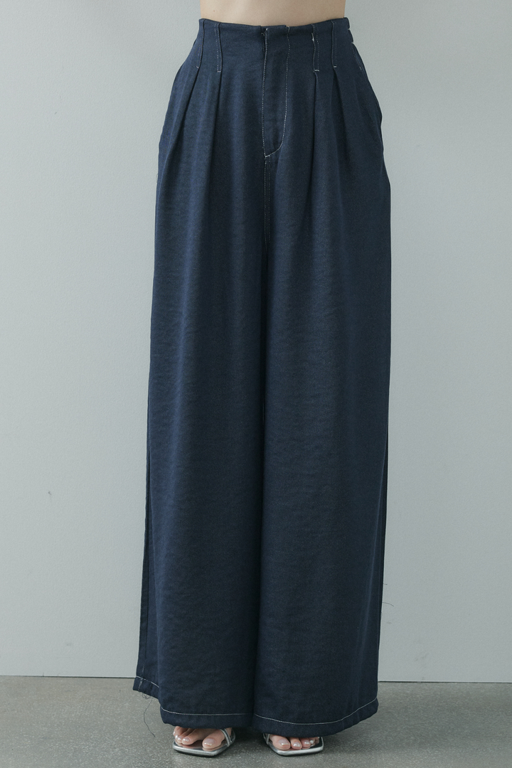 タイ付デニムベアトップ×タックデニムワイドパンツ