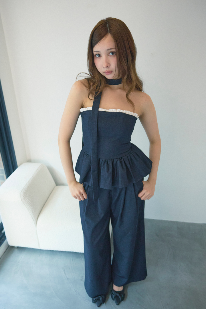 チョーカー付きフリルペプラム&パンツセット