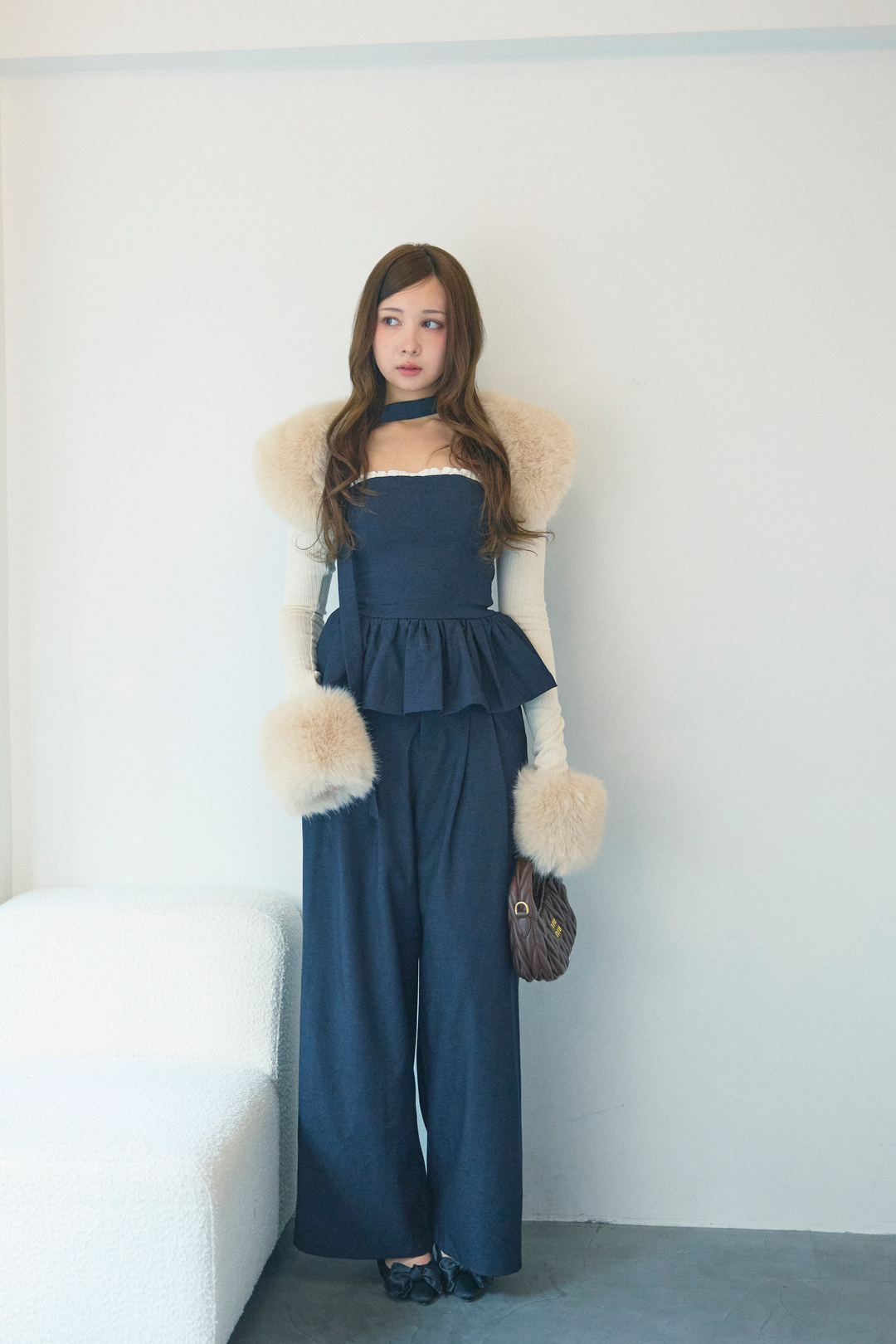 チョーカー付きフリルペプラム&パンツセット