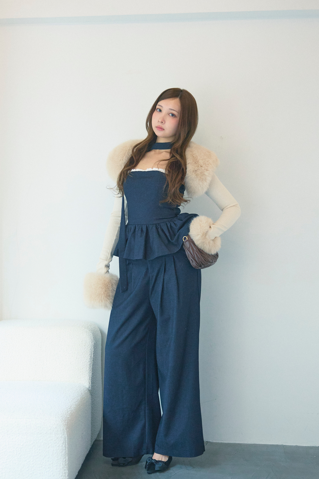 チョーカー付きフリルペプラム&パンツセット