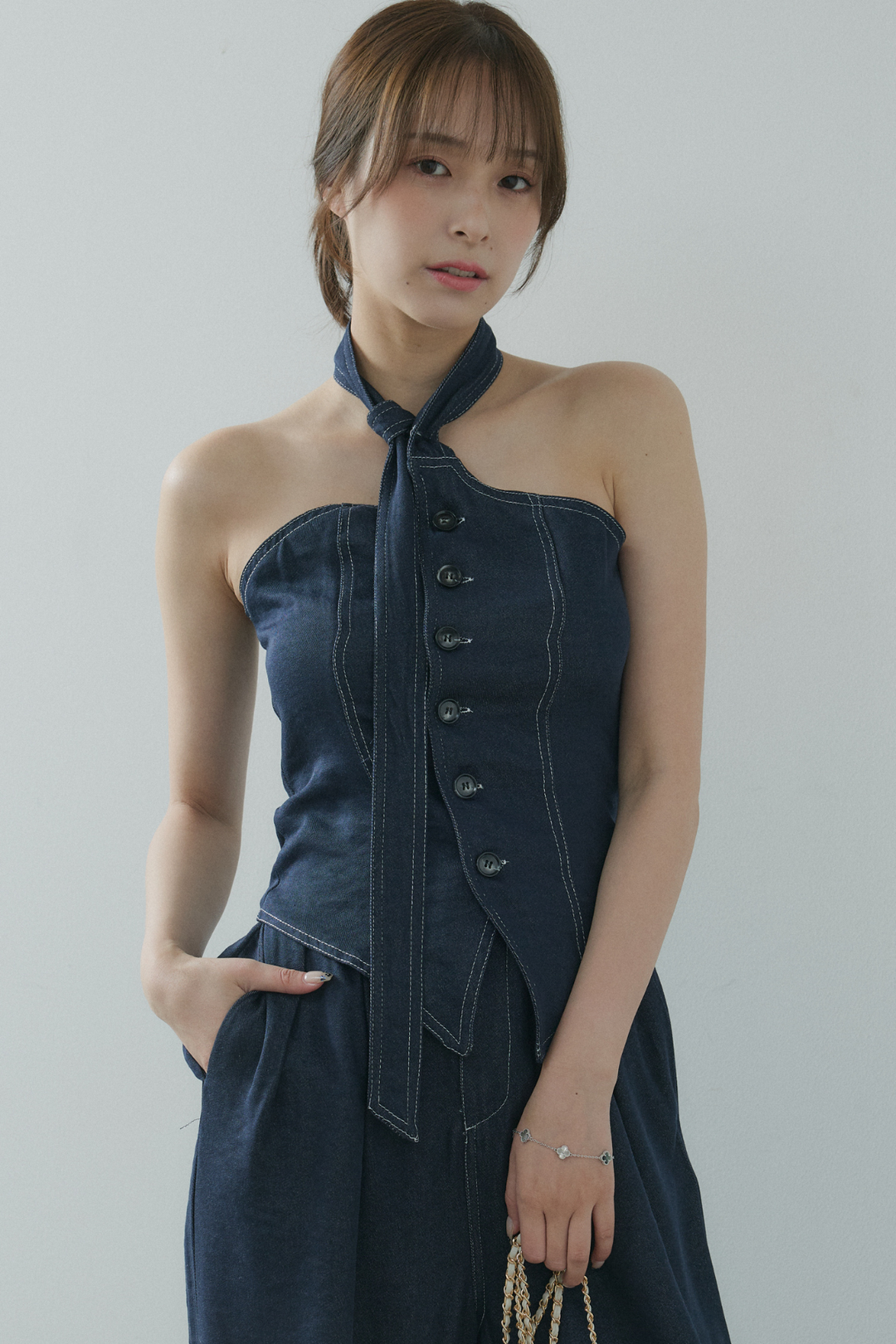タイ付デニムベアトップ×タックデニムワイドパンツ