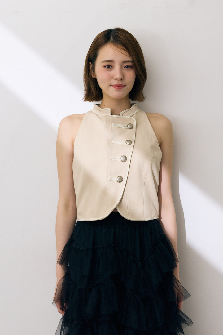 ナポレオンボタンパイピングショートトップス