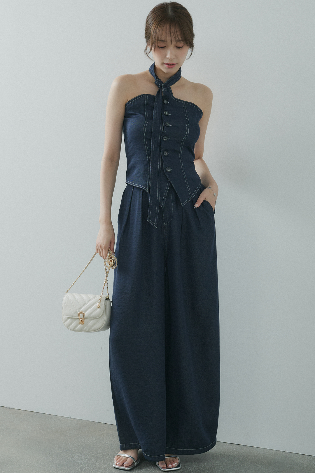 タイ付デニムベアトップ×タックデニムワイドパンツ