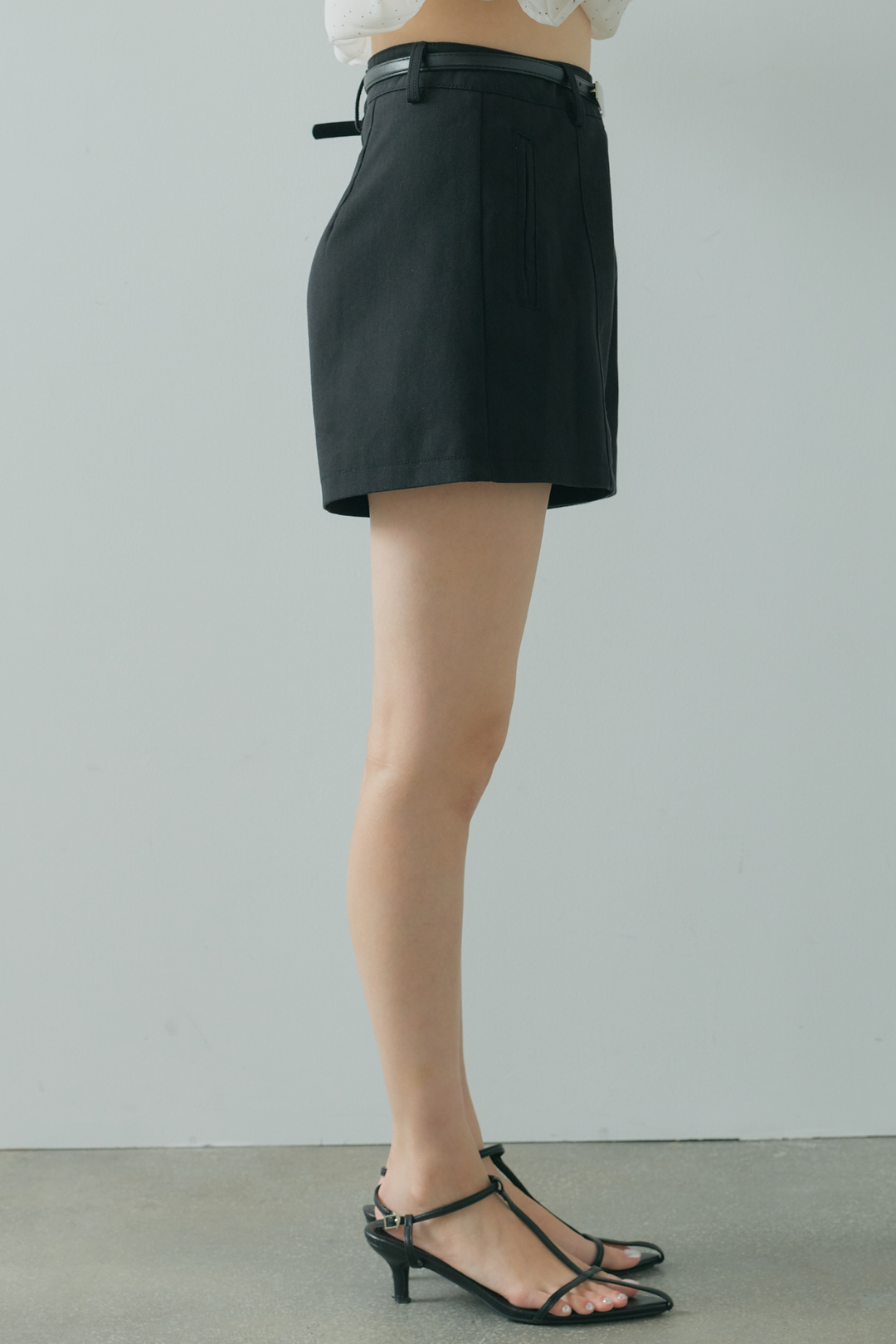 ベルト付きフィットショートパンツ