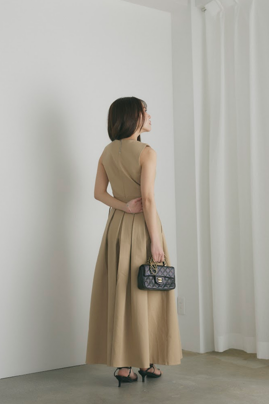 トレンチコート＆Vネックノースリーブワンピセットアップ