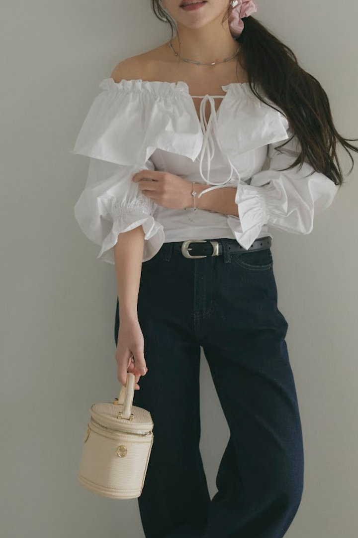 オフショルダーコットンフリルブラウス
