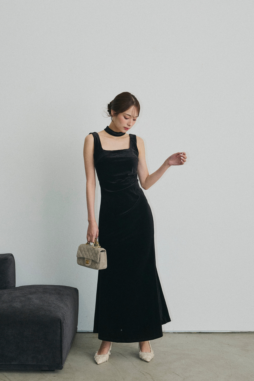 チョーカー付スリットワンピース